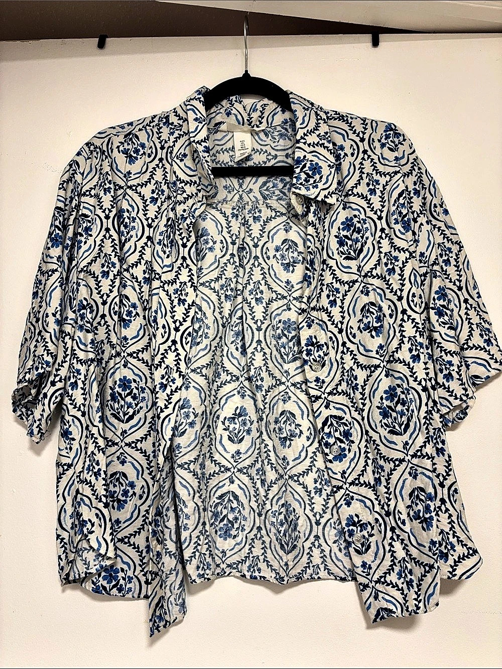 H&Medium Paisley Blue & White Medium
